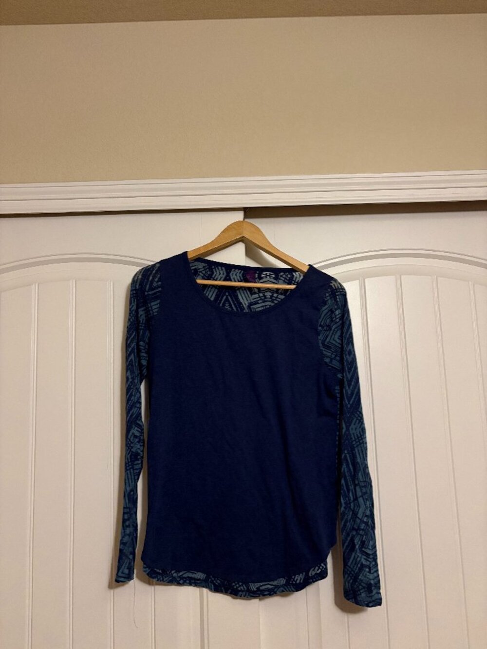 Prana Candi Long Sleeve Shirt Medium Blue Burnout Knit Organic Cotton Art Back